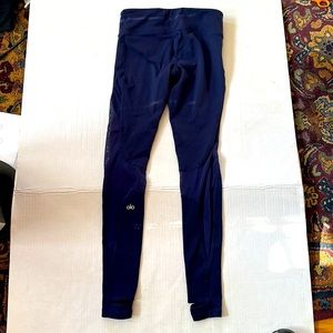 Alo Yoga Leggings.